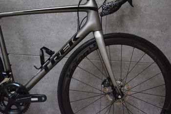 Used Trek Émonda SL 6 Disc 2018 2018 Road & Gravel — image 5 of 16