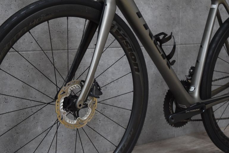 Used Trek Émonda SL 6 Disc 2018 2018 Road & Gravel — image 13 of 16
