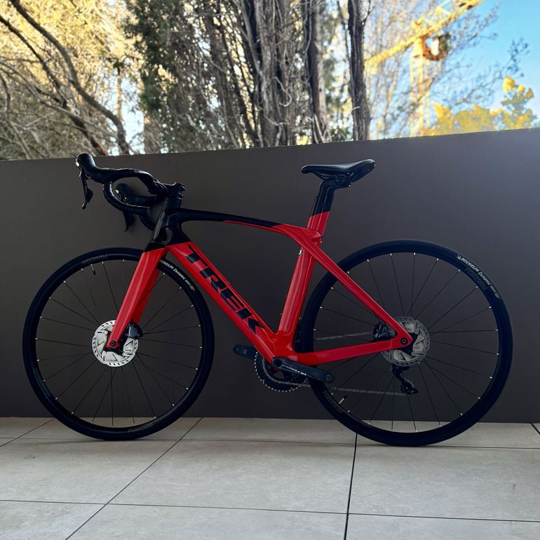 Used Trek Madone SL 6 Disc 2020 2020 Road & Gravel, Red — image 8 of 15