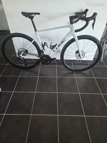Tweedehands Cube Attain C62 SLX 2025 Road & Gravel