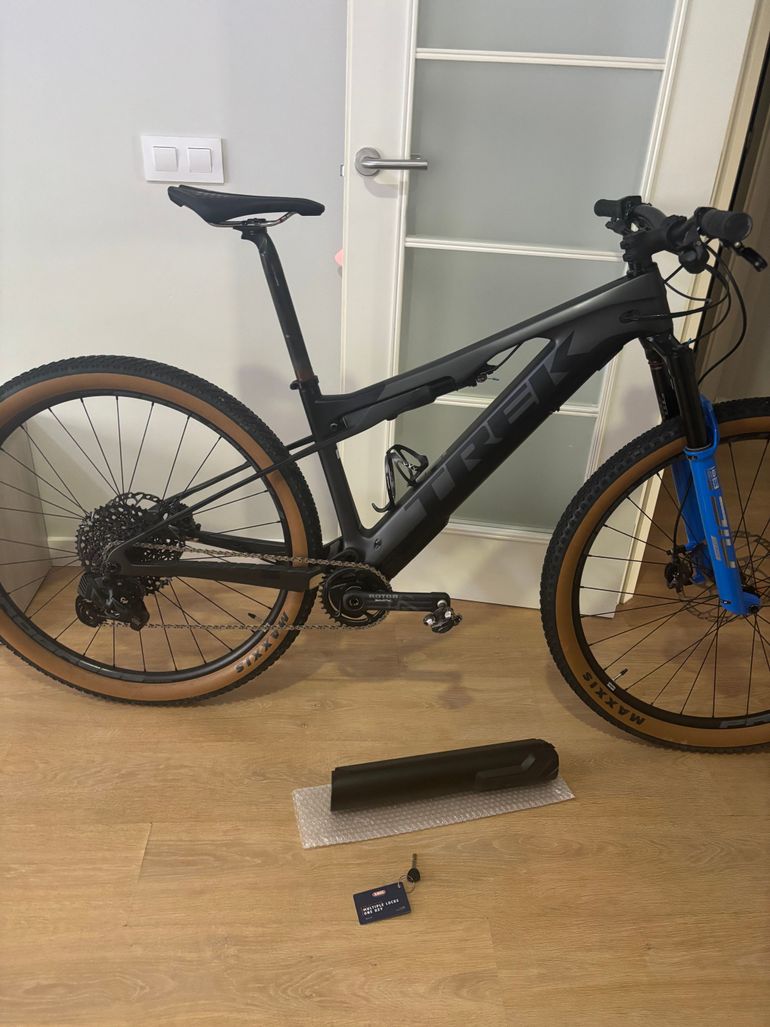 Used Trek e caliber 9.6 Carbono 2023 Mountainbike — image 6 of 14