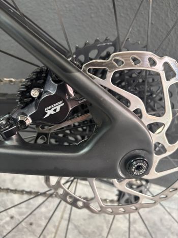 Used Trek e caliber 9.6 Carbono 2022 Mountainbike, Light Gray — image 9 of 24