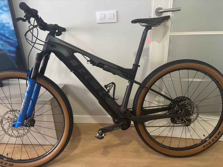 Used Trek e caliber 9.6 Carbono 2023 Mountainbike — image 4 of 14