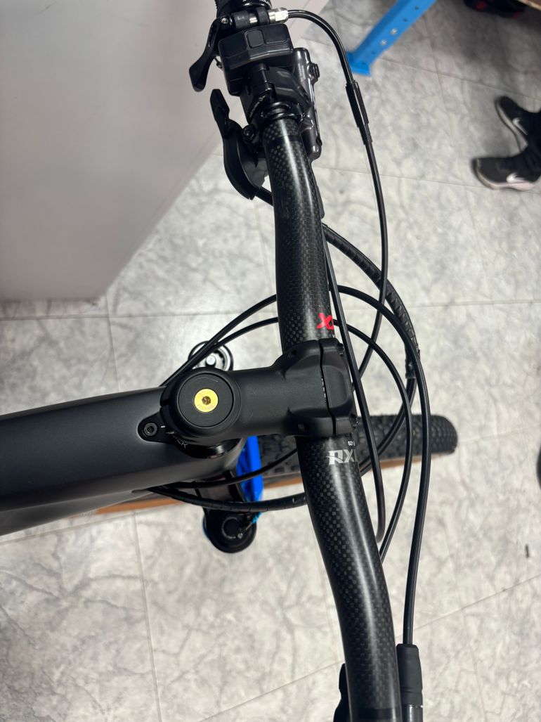 Used Trek e caliber 9.6 Carbono 2022 Mountainbike, Light Gray — image 13 of 24