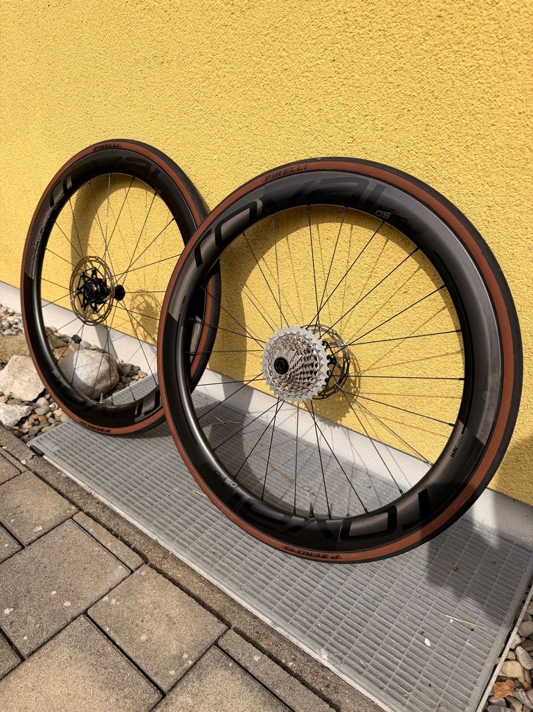 Gebrauchtes Specialized Tarmac S-WORKS 2023 Road & Gravel, Violett — Bild 6 von 19