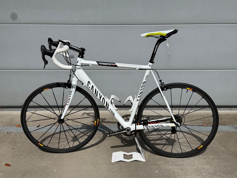 Used Canyon Ultimate CF SLX 9.0 Pro 2012 Road & Gravel, White — image 1 of 7