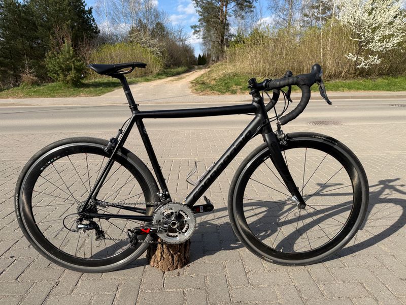 Tweedehands Cannondale CAAD 10 Black Inc. 2014 Road & Gravel — afbeelding 2 van 7