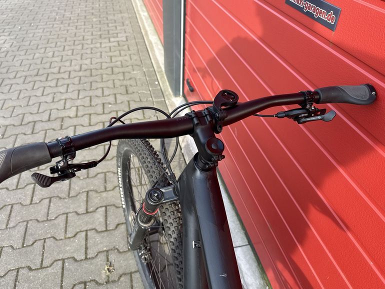 Used Specialized Epic EVO Comp 2022 2022 Mountainbike, Black, 29 — image 9 of 20