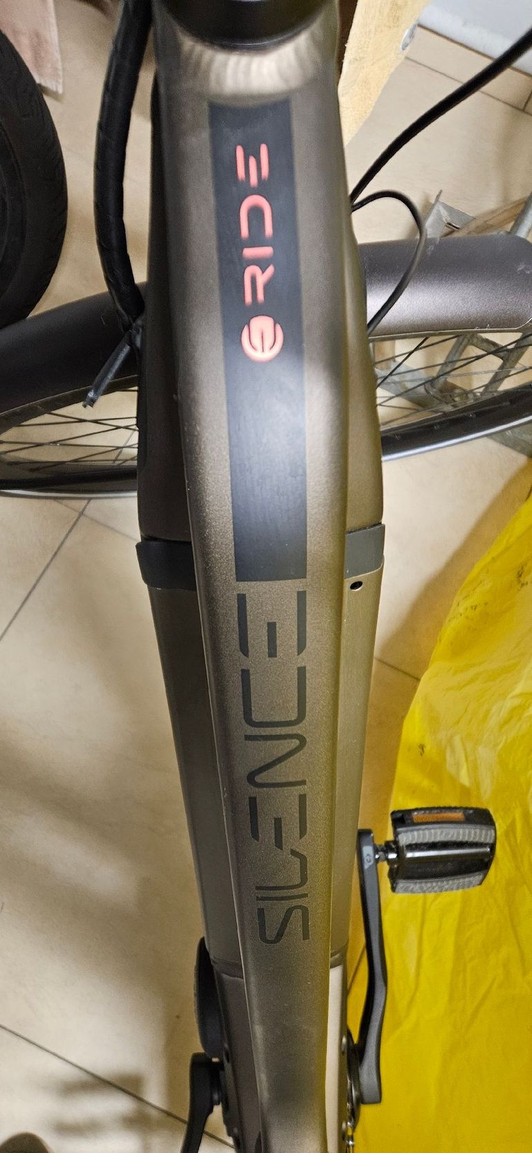 Used Scott Silence 2022 Urban, Gris claro — image 7 of 9
