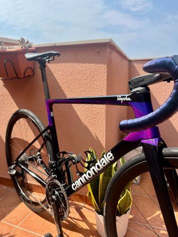 Cannondale SuperSix EVO Hi-MOD Disc Red eTap AXS 2021 2021 Road & Gravel usato