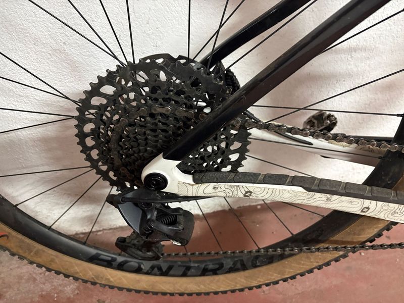 Used Trek Procaliber 9.8 2021 2021 Mountainbike, Red, 29 — image 3 of 6