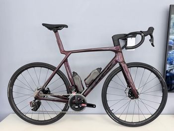 Trek, TREK Madone SLR 8 AXS Gen 8