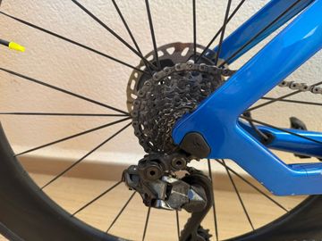 Gebrauchtes Canyon Speedmax CFR Disc Di2 2022 2022 Road & Gravel, Blau — Bild 9 von 25