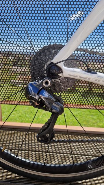 Used Pinarello Custom Shimano Ultegra Di2 2019 Road & Gravel, White — image 4 of 7