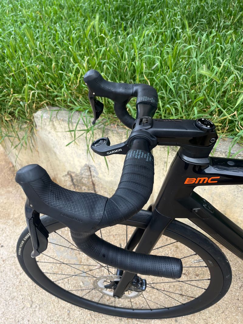 Used BMC Roadmachine 01 FOUR 2021 2021 Road & Gravel, Black — image 2 of 10