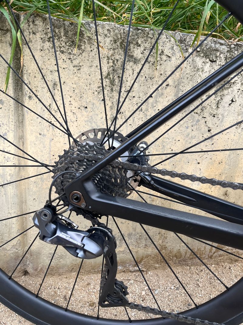 Used BMC Roadmachine 01 FOUR 2021 2021 Road & Gravel, Black — image 9 of 10