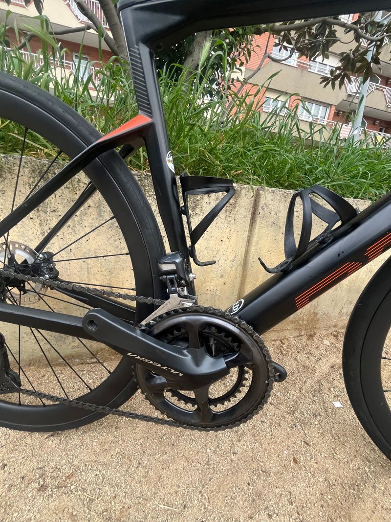 Used BMC Roadmachine 01 FOUR 2021 2021 Road & Gravel, Black — image 4 of 10