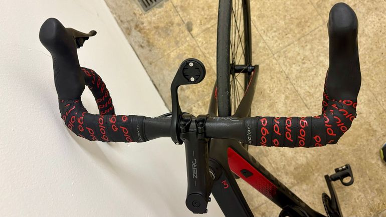 Used Colnago V3 Disc 105 Bike 2023 2023 Road & Gravel — image 5 of 10