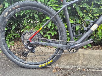 Gebrauchtes Pivot Les Shimano XTR 2023 Mountainbike, Hellgrau — Bild 3 von 7