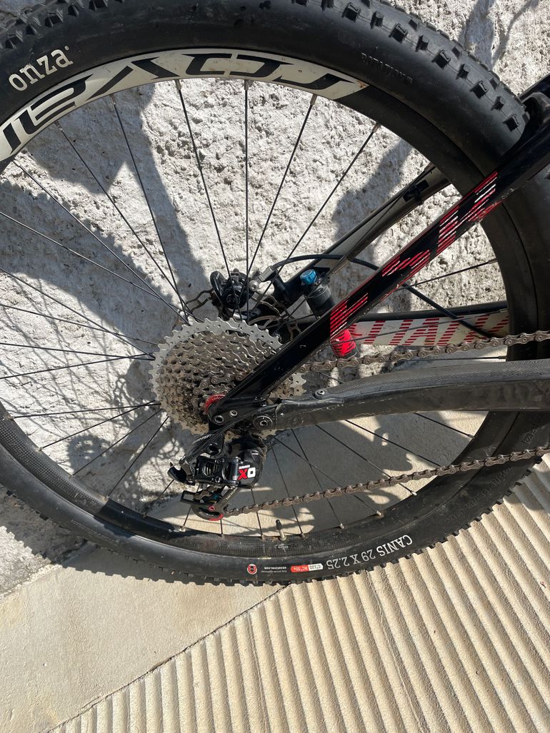 Used Specialized Epic Marathon Carbon 29 2014 2014 Mountainbike, Red, 29 — image 4 of 7