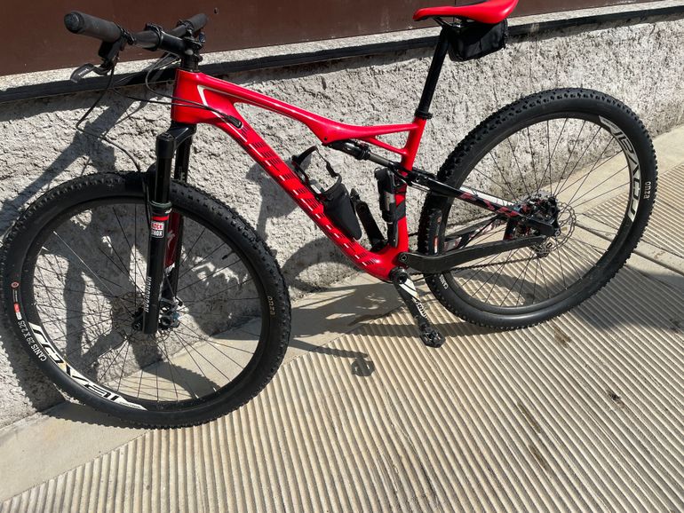 Used Specialized Epic Marathon Carbon 29 2014 2014 Mountainbike, Red, 29 — image 2 of 7