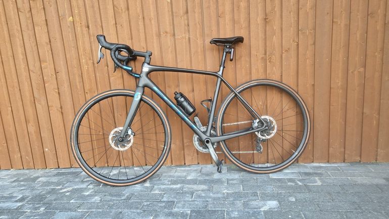 Used Scott Addict SE disc 2021 2021 Road & Gravel, Black — image 1 of 7