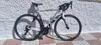 Used Liv Envie Carbono 105 2017 Road & Gravel, White — image 7 of 9