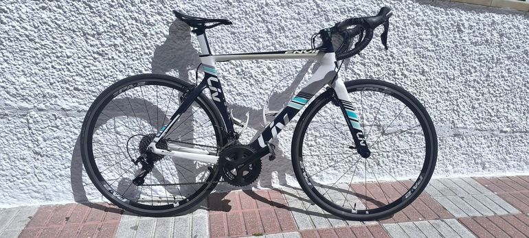 Used Liv Envie Carbono 105 2017 Road & Gravel, White — image 8 of 9