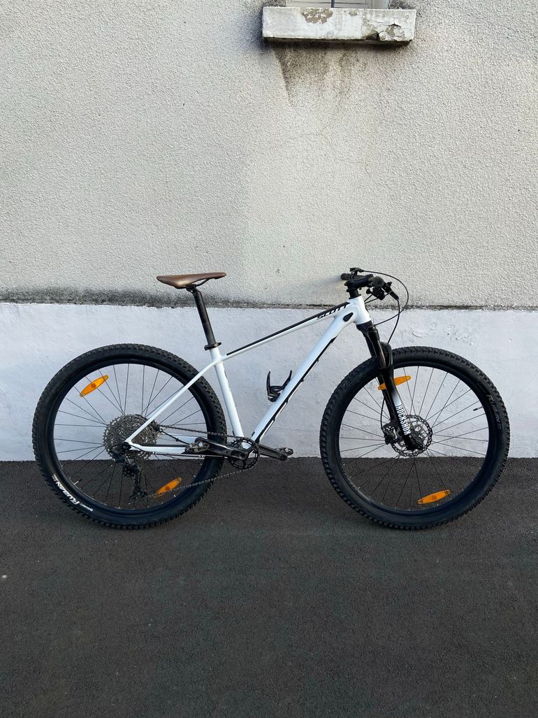 Used Scott Scale 965 2022 2022 Mountainbike, White, 29 — image 1 of 21