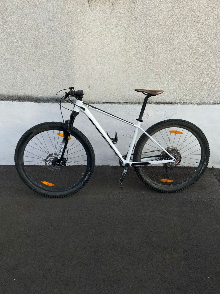 Used Scott Scale 965 2022 2022 Mountainbike, White, 29 — image 2 of 21