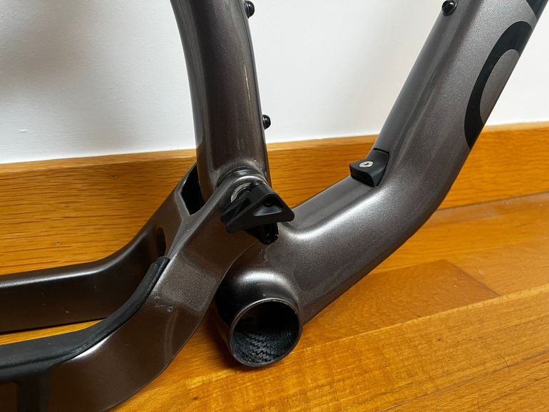 Used Orbea Oiz Frameset 2021 Mountainbike, Black — image 8 of 27