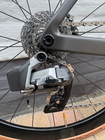 Used Scott Addict SRAM Rival eTap AXS 2022 Road & Gravel, Black — image 6 of 8