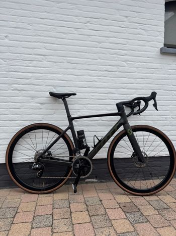 Used Scott Addict SRAM Rival eTap AXS 2022 Road & Gravel, Black — image 1 of 8