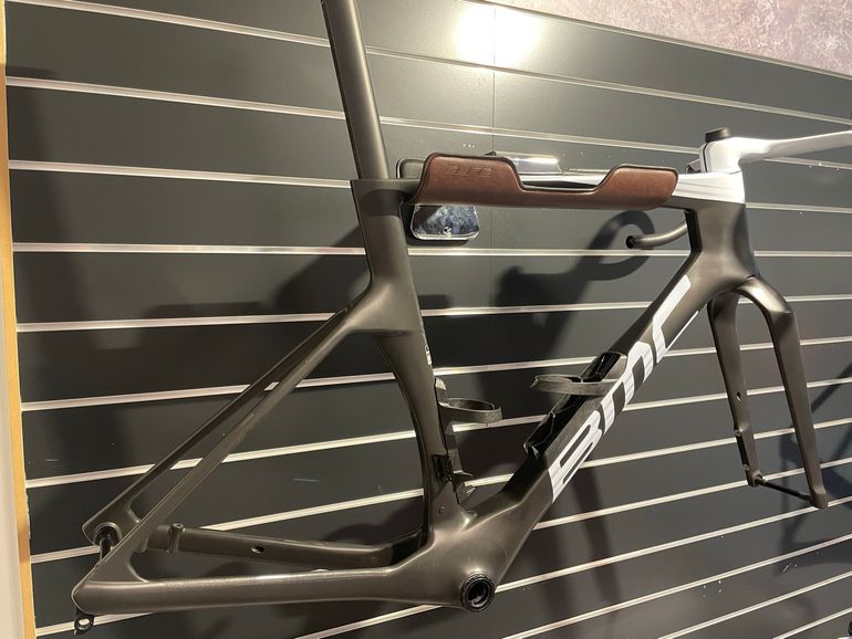 Used BMC Teammachine R 01 MOD 2024 Frameset 2024 Road & Gravel — image 3 of 4