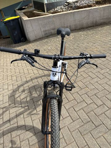 Used Mondraker CHRONO 2022 2022 Mountainbike, White, 29 — image 4 of 5