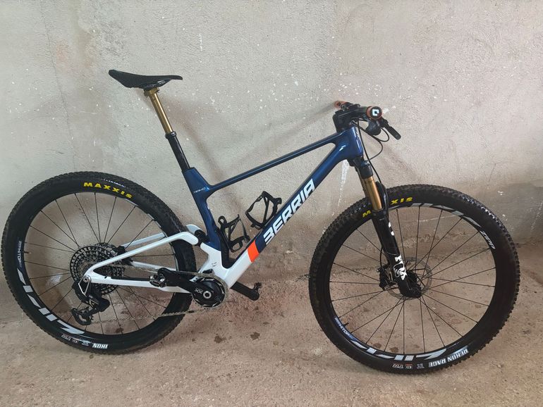 Used Berria MAKO BR UNLIMITED 2024 2024 Mountainbike, Blue, 29 — image 1 of 3