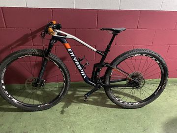 Used Olympia Custom Shimano Deore XT 2022 Mountainbike, Black — image 2 of 6