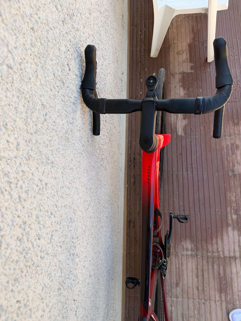 Used Giant Propel Advanced 2 2024 2024 Road & Gravel, Red — image 10 of 10