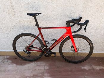 Used Giant Propel Advanced 2 2024 2024 Road & Gravel, Red — image 4 of 10