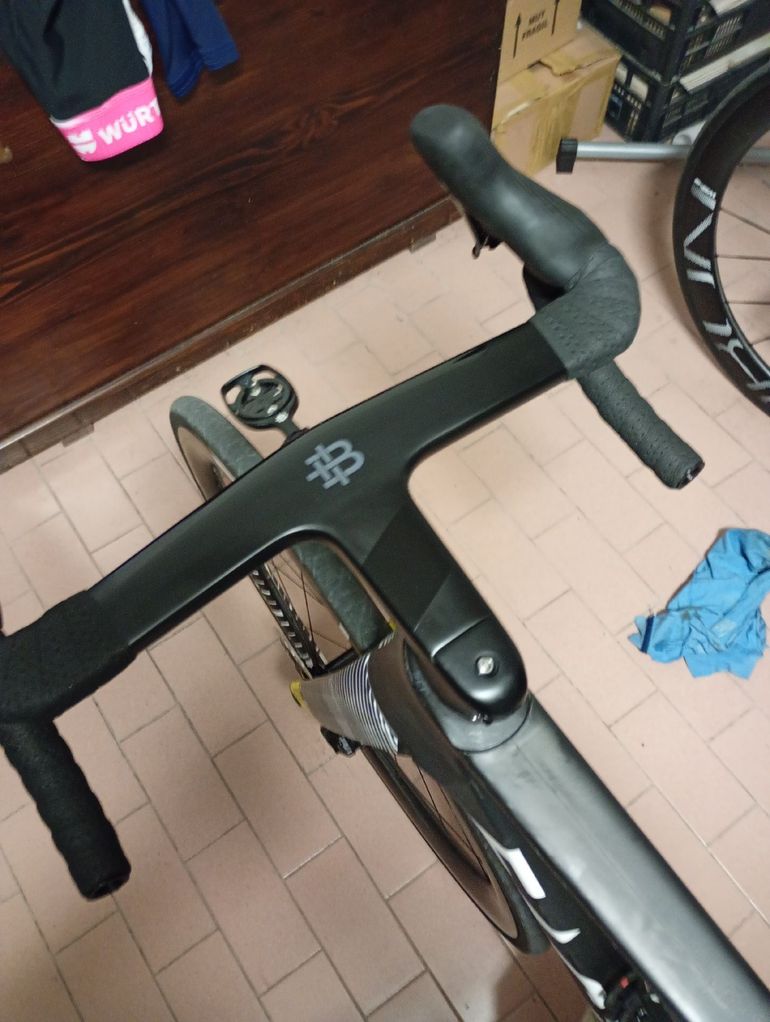 Used Factor Ostro Shimano Dura Ace Di2 2025 Road & Gravel — image 3 of 4