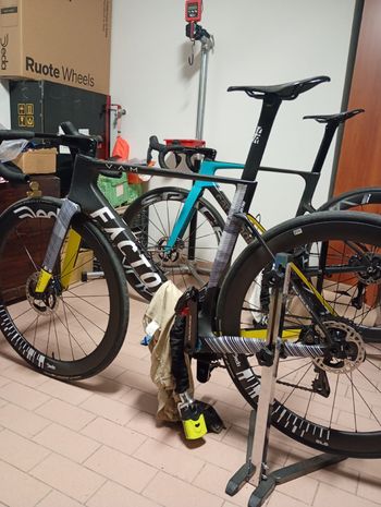 Used Factor Ostro Shimano Dura Ace Di2 2025 Route & Gravel
