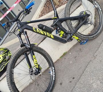 Used Canyon Strive CF 9 2021 2021 Mountainbike, Black, 29 — image 3 of 3