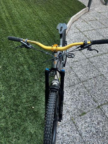 Gebrauchtes Transition Sentinel Shimano Deore XT 2024 Mountainbike, Hellgrau — Bild 4 von 9