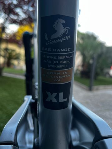 Gebrauchtes Transition Sentinel Shimano Deore XT 2024 Mountainbike, Hellgrau — Bild 6 von 9