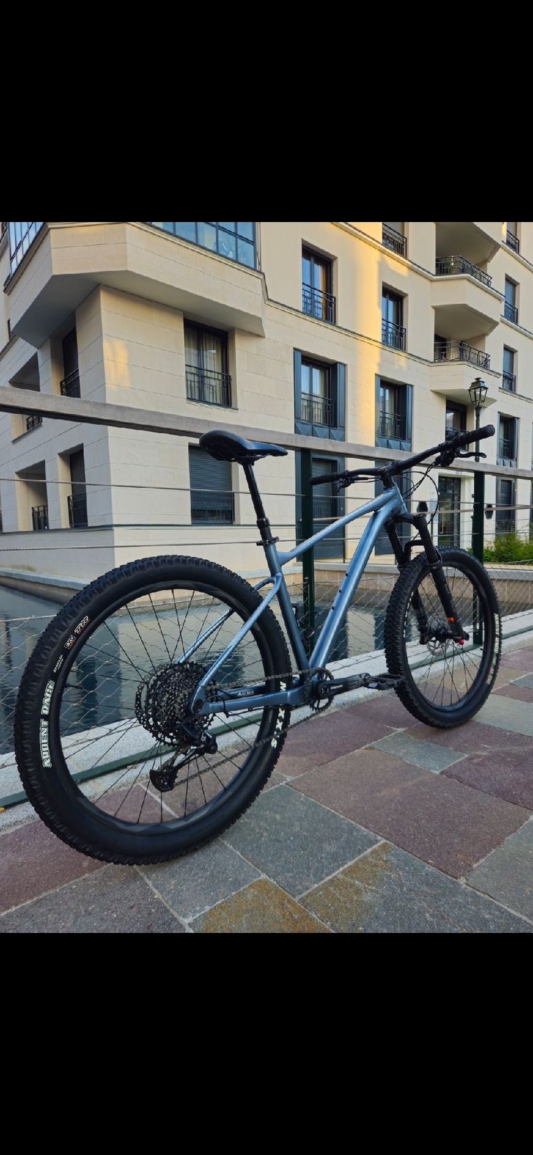 Used Giant VTT Giant Fathom 1 2022 2022 Mountainbike, Light Gray — image 1 of 10