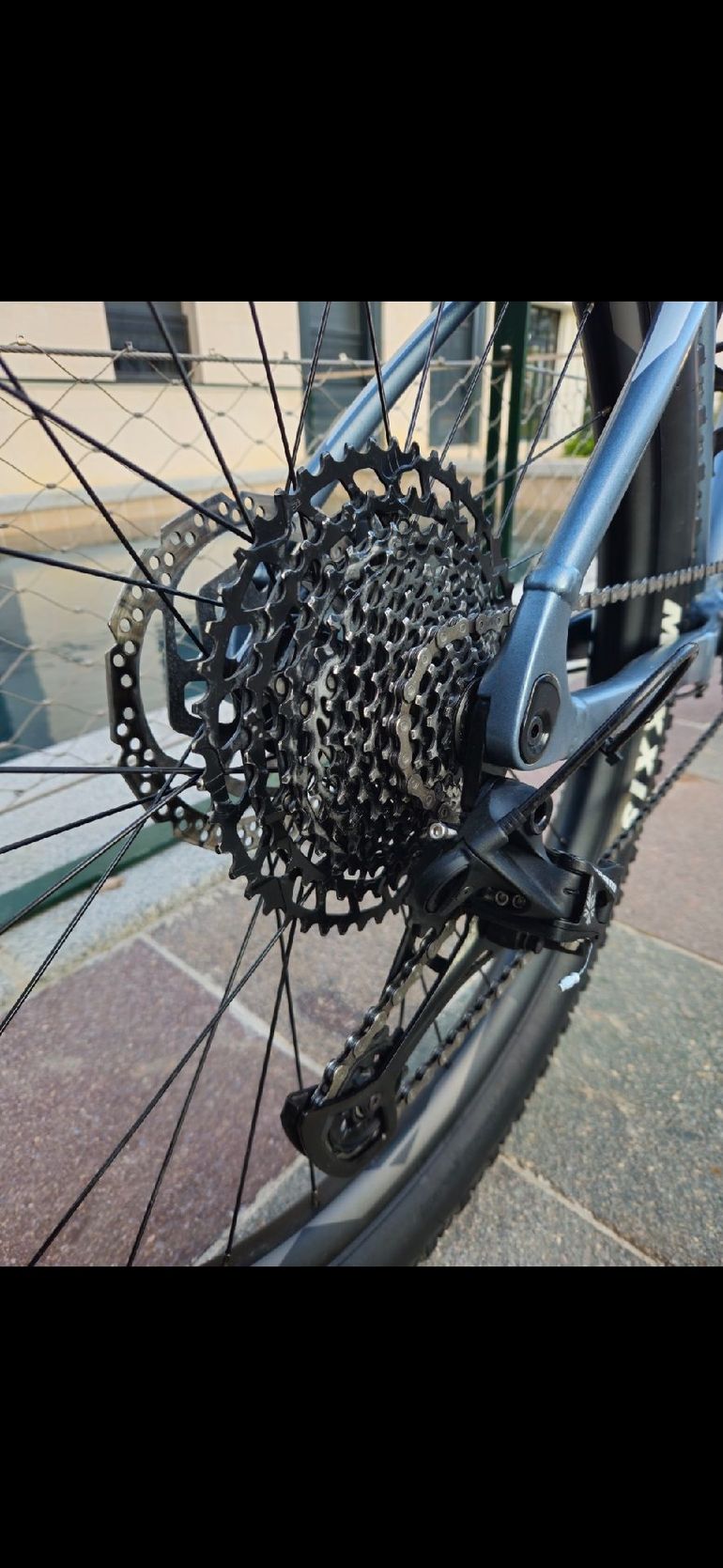 Used Giant VTT Giant Fathom 1 2022 2022 Mountainbike, Light Gray — image 5 of 10