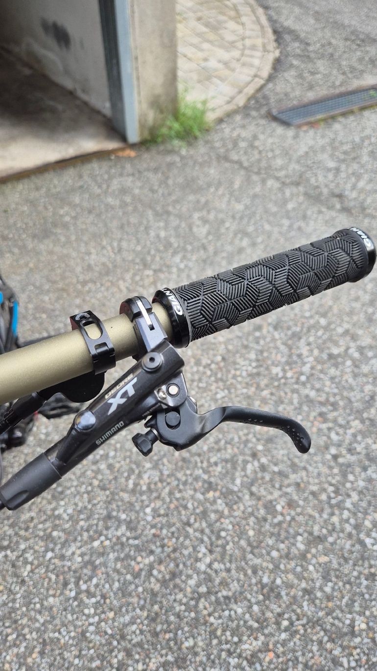Used Giant Reign Shimano Deore XT 2017 Mountainbike, Schwarz, 27,5 (650B) — image 12 of 21