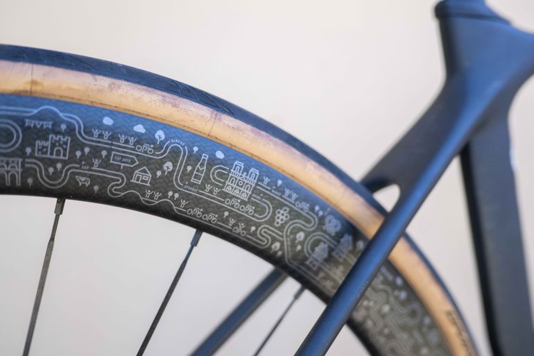 Used Giant TCR Advanced 1 Disc 2021 2021 Road & Gravel, Black — image 6 of 22