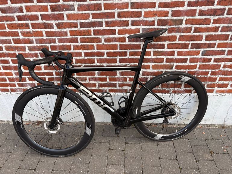 Used BMC Roadmachine FRS 2023 2023 Road & Gravel, Schwarz — image 2 of 4