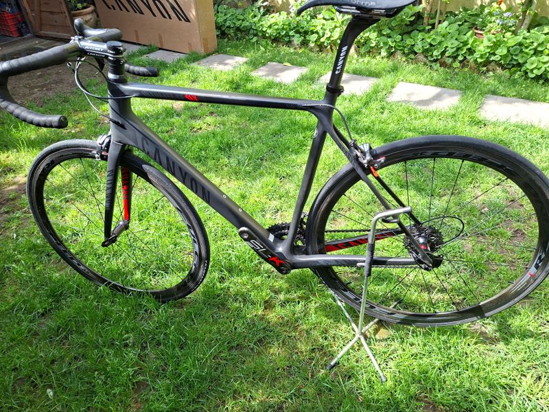 Używany Canyon Ultimate CF SLX 9.0 2018 2018 Road & Gravel — zdjęcie 7 z 10